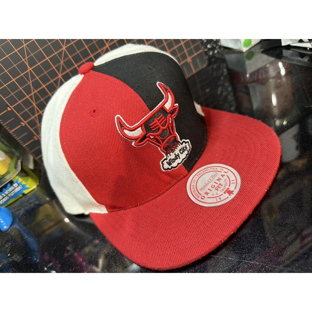 Chicago Bulls Mitchell & Ness Windy City Original Fit Snapback Hat NBA